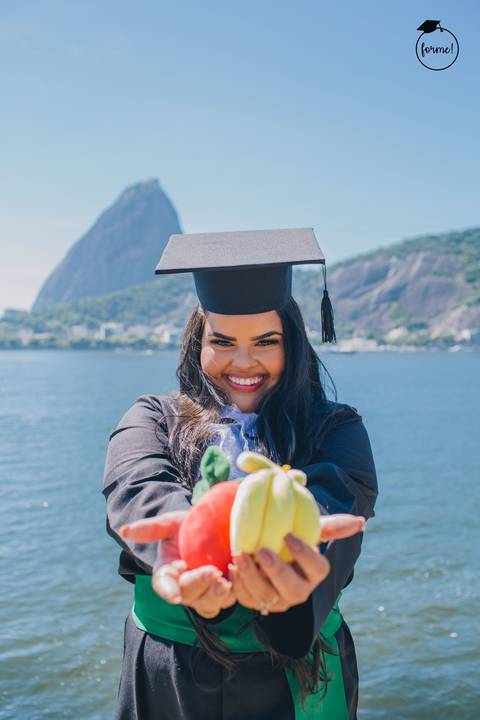 Fotos-de-formatura-rj-criativa-ensaio-externo-formatura-rj-aterro-do-flamengo-poses-individual-cadeira-formatura-rj-formandos-nutricao-administracao-humanos-adm-design-psicologia-nutricao-enfermagem-edfisica-medicina-fisioterapia-biomedicina'