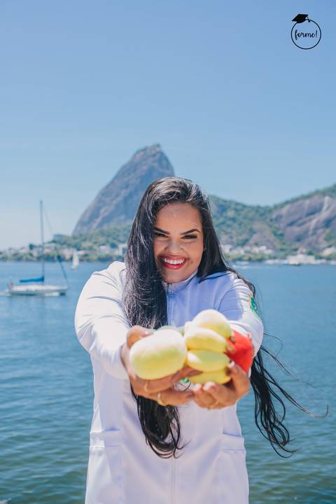 Fotos-de-formatura-rj-criativa-ensaio-externo-formatura-rj-aterro-do-flamengo-poses-individual-cadeira-formatura-rj-formandos-nutricao-administracao-humanos-adm-design-psicologia-nutricao-enfermagem-edfisica-medicina-fisioterapia-biomedicina'