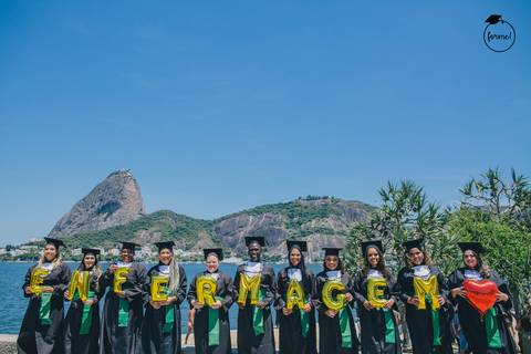 Fotos-de-formatura-rj-criativa-ensaio-externo-formatura-rj-aterro-do-flamengo-foto-grupo-formatura-rj-formandos-nutricao-administracao-humanos-adm-design-psicologia-nutricao-enfermagem-edfisica-medicina-fisioterapia-biomedicina'