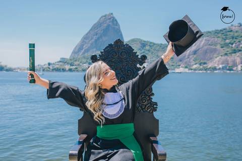 Fotos-de-formatura-rj-criativa-ensaio-externo-formatura-rj-aterro-do-flamengo-poses-individual-cadeira-formatura-rj-formandos-nutricao-administracao-humanos-adm-design-psicologia-nutricao-enfermagem-edfisica-medicina-fisioterapia-biomedicina'