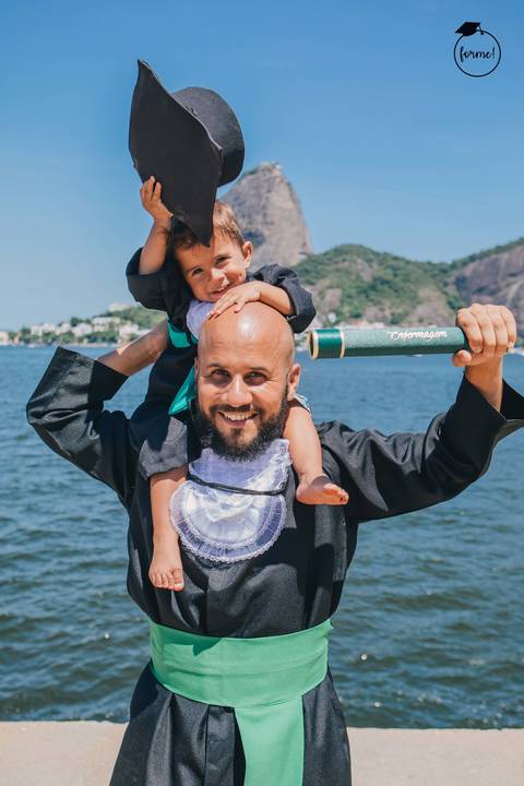 Fotos-de-formatura-rj-criativa-ensaio-externo-formatura-rj-aterro-do-flamengo-foto-familia-formatura-rj-formandos-nutricao-administracao-humanos-adm-design-psicologia-nutricao-enfermagem-edfisica-medicina-fisioterapia-biomedicina'