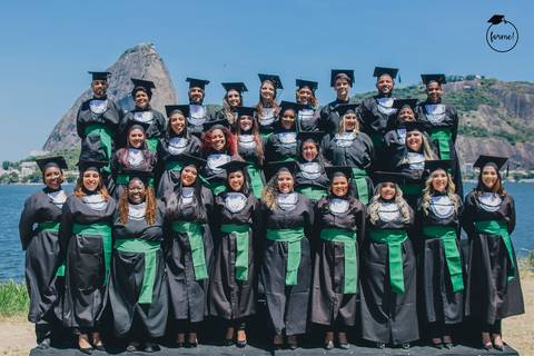 Fotos-de-formatura-rj-criativa-ensaio-externo-formatura-rj-aterro-do-flamengo-foto-grupo-formatura-rj-formandos-nutricao-administracao-humanos-adm-design-psicologia-nutricao-enfermagem-edfisica-medicina-fisioterapia-biomedicina'