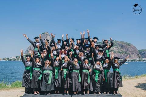 Fotos-de-formatura-rj-criativa-ensaio-externo-formatura-rj-aterro-do-flamengo-foto-grupo-formatura-rj-formandos-nutricao-administracao-humanos-adm-design-psicologia-nutricao-enfermagem-edfisica-medicina-fisioterapia-biomedicina'
