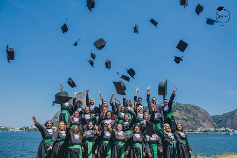 Fotos-de-formatura-rj-criativa-ensaio-externo-formatura-rj-aterro-do-flamengo-foto-grupo-formatura-rj-formandos-nutricao-administracao-humanos-adm-design-psicologia-nutricao-enfermagem-edfisica-medicina-fisioterapia-biomedicina'