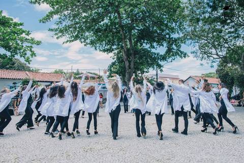 fotos-de-formatura-cabo-frio-rj-bairro-da-passagem-ensaio-externo-rj-nutricao-direito-adm-rh-arquitetura-odontologia-medicina'