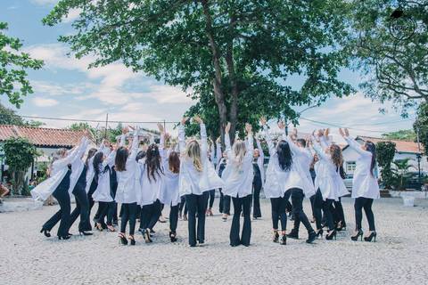 fotos-de-formatura-cabo-frio-rj-bairro-da-passagem-ensaio-externo-rj-nutricao-direito-adm-rh-arquitetura-odontologia-medicina'