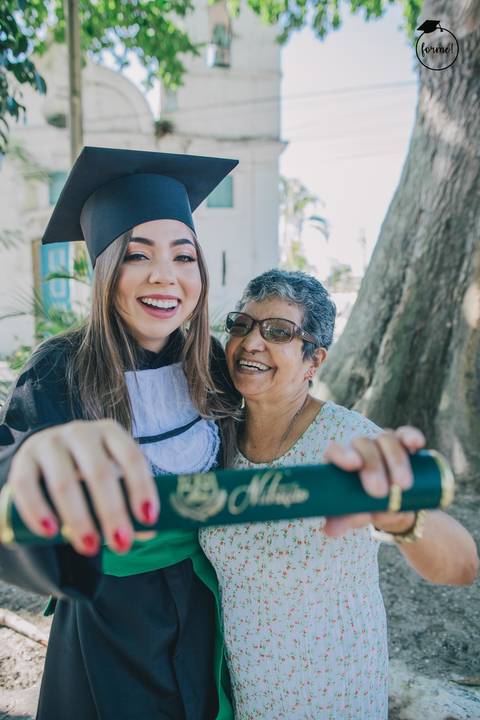fotos-de-formatura-cabo-frio-rj-bairro-da-passagem-fotos-familia-formatura-ensaio-externo-formatura-rj-nutricao-direito-adm-rh-arquitetura-odontologia-medicina-engenharia'
