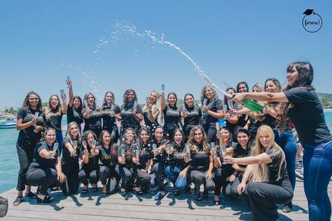 fotos-de-formatura-cabo-frio-rj-bairro-da-passagem-fotos-grupos-formatura-ensaio-externo-formatura-rj-nutricao-direito-adm-rh-arquitetura-odontologia-medicina-engenharia'