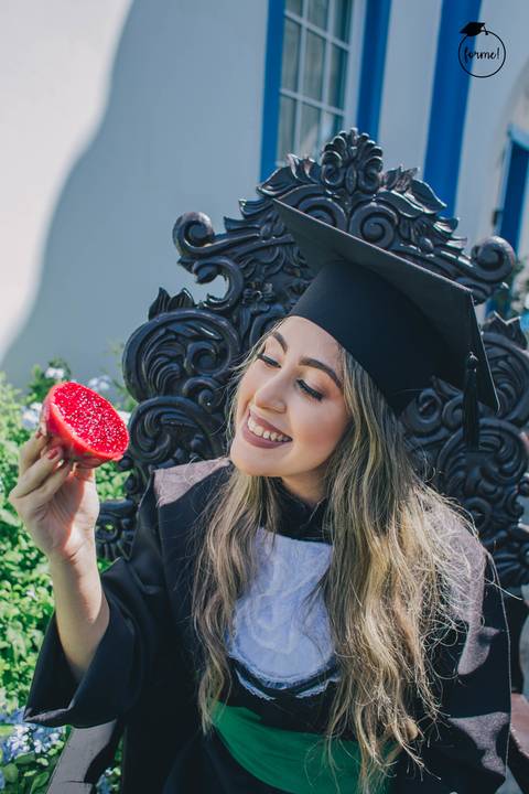 fotos-de-formatura-cabo-frio-rj-bairro-da-passagem-fotos-individuais-cadeira-formatura-ensaio-externo-formatura-rj-nutricao-direito-adm-rh-arquitetura-odontologia-medicina-engenharia'