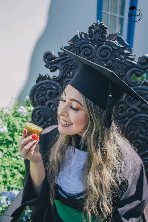 fotos-de-formatura-cabo-frio-rj-bairro-da-passagem-fotos-individuais-cadeira-formatura-ensaio-externo-formatura-rj-nutricao-direito-adm-rh-arquitetura-odontologia-medicina-engenharia'