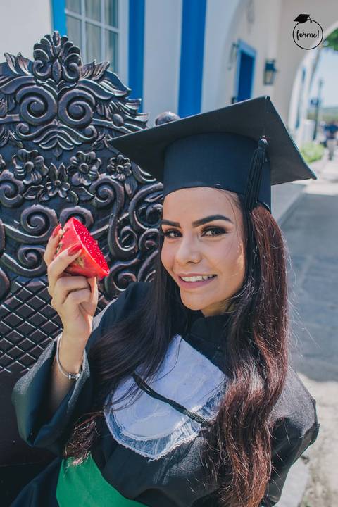 fotos-de-formatura-cabo-frio-rj-bairro-da-passagem-fotos-individuais-cadeira-formatura-ensaio-externo-formatura-rj-nutricao-direito-adm-rh-arquitetura-odontologia-medicina-engenharia'