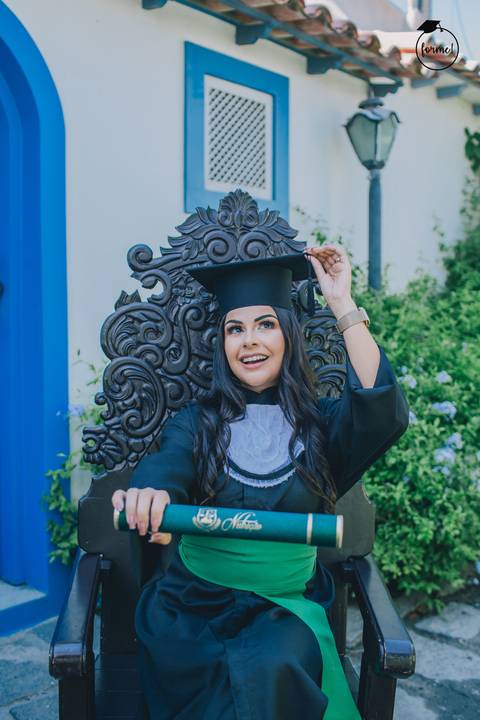 fotos-de-formatura-cabo-frio-rj-bairro-da-passagem-fotos-individuais-cadeira-formatura-ensaio-externo-formatura-rj-nutricao-direito-adm-rh-arquitetura-odontologia-medicina-engenharia'