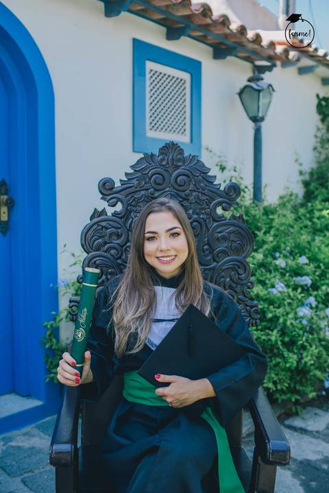 fotos-de-formatura-cabo-frio-rj-bairro-da-passagem-fotos-individuais-cadeira-formatura-ensaio-externo-formatura-rj-nutricao-direito-adm-rh-arquitetura-odontologia-medicina-engenharia'