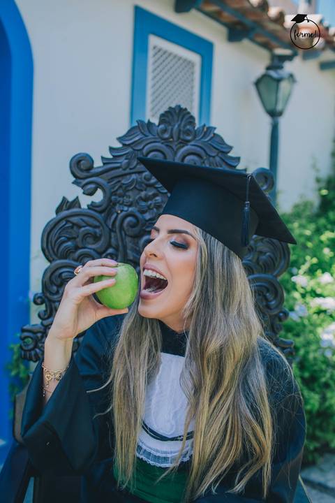 fotos-de-formatura-cabo-frio-rj-bairro-da-passagem-fotos-individuais-cadeira-formatura-ensaio-externo-formatura-rj-nutricao-direito-adm-rh-arquitetura-odontologia-medicina-engenharia'