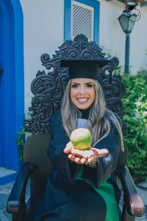 fotos-de-formatura-cabo-frio-rj-bairro-da-passagem-fotos-individuais-cadeira-formatura-ensaio-externo-formatura-rj-nutricao-direito-adm-rh-arquitetura-odontologia-medicina-engenharia'