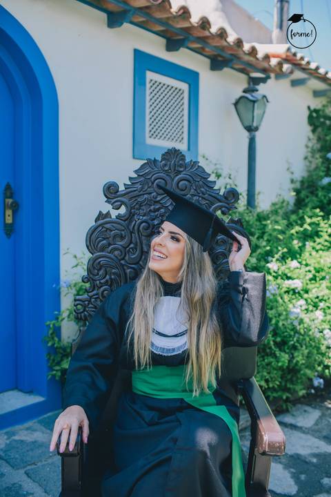 fotos-de-formatura-cabo-frio-rj-bairro-da-passagem-fotos-individuais-cadeira-formatura-ensaio-externo-formatura-rj-nutricao-direito-adm-rh-arquitetura-odontologia-medicina-engenharia'