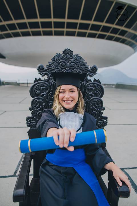 fotos-de-formatura-individual-cadeira-mac-niteroi-rj-engenharia-quimica-uff'