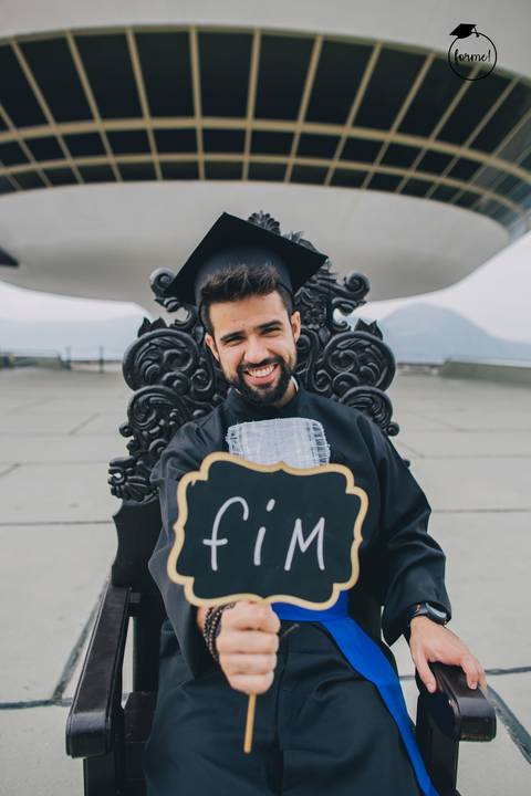 fotos-de-formatura-individual-cadeira-mac-niteroi-rj-engenharia-quimica-uff'