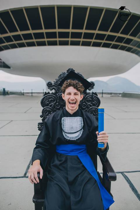 fotos-de-formatura-individual-cadeira-mac-niteroi-rj-engenharia-quimica-uff'