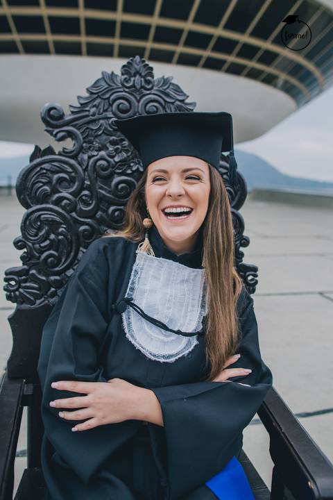 fotos-de-formatura-individual-cadeira-mac-niteroi-rj-engenharia-quimica-uff'