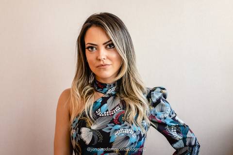 retrato corporativo Bianca Ladeia'