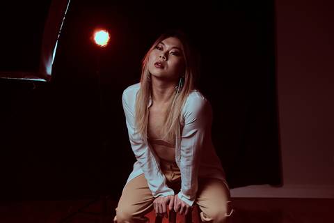 pose séria para fotografi'