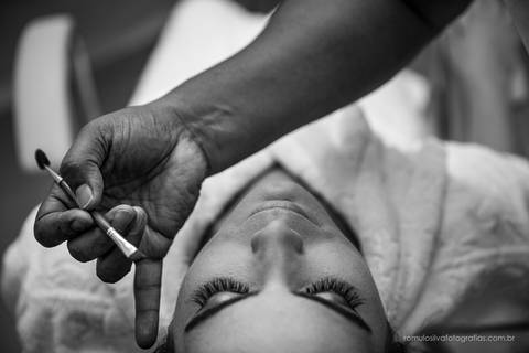 casamento do romario e da karate com fotos expontâneas no making of  do noiva no salão studio empório em Belém do PA'