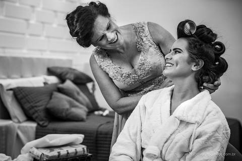 casamento do romario e da karate com fotos expontâneas no making of  do noiva no salão studio empório em Belém do PA'