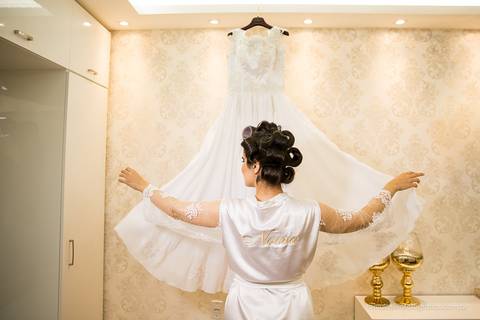 casamento do romario e da karate com fotos expontâneas no making of  do noiva no salão studio empório em Belém do PA'