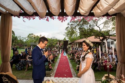 casamento do romario e da karate com fotos expontâneas e criativas da cerimonia no sitio L'aqua Bianca em  Benevides - PA'