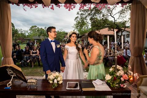 casamento do romario e da karate com fotos expontâneas e criativas da cerimonia no sitio L'aqua Bianca em  Benevides - PA'