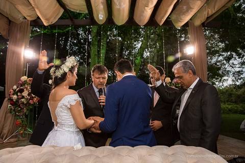casamento do romario e da karate com fotos expontâneas e criativas da cerimonia no sitio L'aqua Bianca em  Benevides - PA'