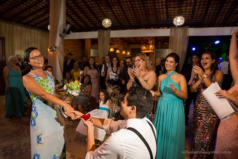casamento do romario e da karate com fotos expontâneas e criativas da cerimonia no sitio L'aqua Bianca em  Benevides - PA'