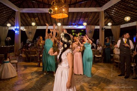 casamento do romario e da karate com fotos expontâneas e criativas da cerimonia no sitio L'aqua Bianca em  Benevides - PA'