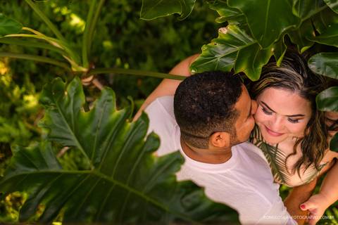 Ensaio pré casamento da kássia e do allan com fotos criativas e expontâneas fotografadas no mangal das Marcas em Belém do Pará. '