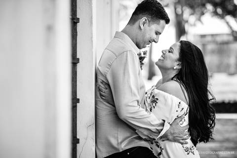 ensaio pré casamento da daniella e glereston com fotos românticas, expontâneas e criativas de sorrisos sinceros  fotografadas pelo romulo silva fotografias no forte do castelo em belém do pa'