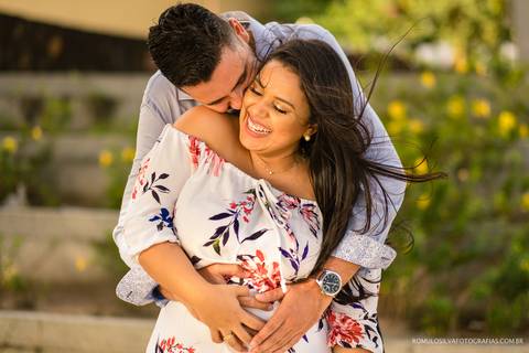 ensaio pré casamento da daniella e glereston com fotos românticas, expontâneas e criativas de sorrisos sinceros  fotografadas pelo romulo silva fotografias no forte do castelo em belém do pa'