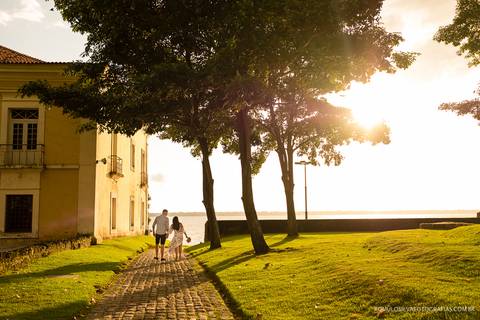 ensaio pré casamento da daniella e glereston com fotos românticas, expontâneas e criativas fotografadas pelo romulo silva fotografias no forte do castelo em belém do pa'