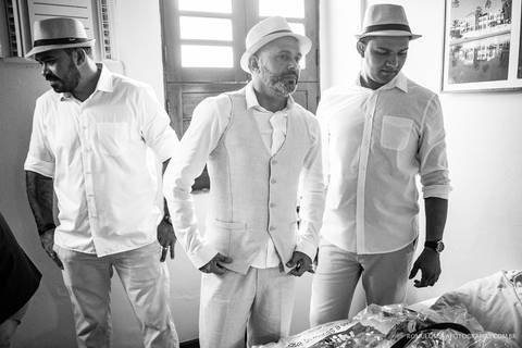 casamento de dia na praia da josi e do charles realizado em mosqueiro pa com fotos criativas de momentos únicos e expontâneos fotografado pelo romulo silva fotografias'