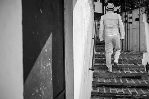 casamento de dia na praia da josi e do charles realizado em mosqueiro pa com fotos criativas de momentos únicos e expontâneos fotografado pelo romulo silva fotografias'