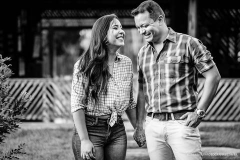 Ensaio fotográfico pré casamento na fazenda da themis e do josé com  imagens criativas e expontâneas fotografado pelo romulo silva fotografias '