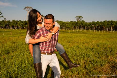 Ensaio fotográfico pré casamento na fazenda da themis e do josé com  imagens criativas e expontâneas fotografado pelo romulo silva fotografias '
