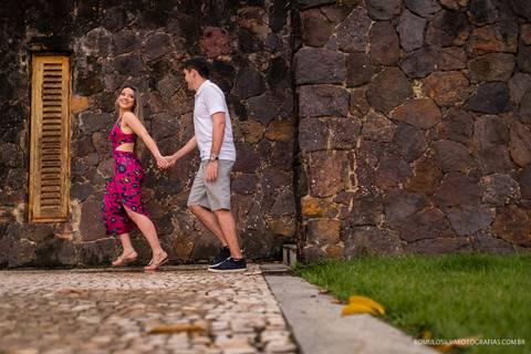 ensaio pré casamento da fernanda e do alex no forte do castelo em belém do pará com fotos divertidas, expontâneas e criativas fotografado pelo romulo silvafotografias'