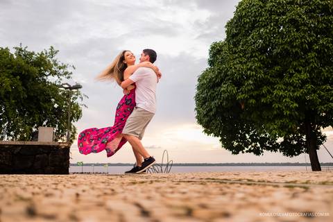 ensaio pré casamento da fernanda e do alex no forte do castelo em belém do pará com fotos divertidas, expontâneas e criativas fotografado pelo romulo silvafotografias'