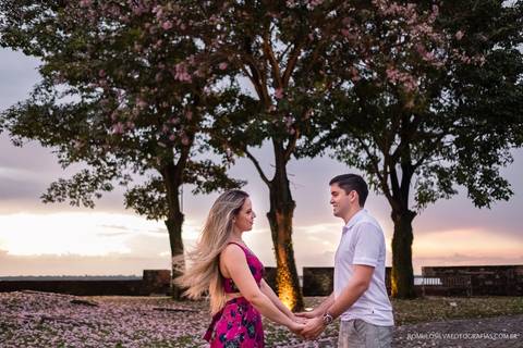 ensaio pré casamento da fernanda e do alex no forte do castelo em belém do pará com fotos divertidas, expontâneas e criativas fotografado pelo romulo silvafotografias'