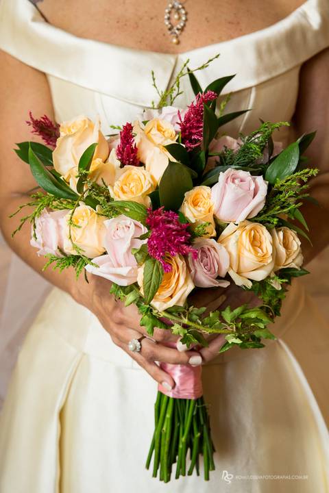 making of da noiva odíria com o boque na mão'