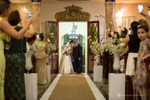 casamento odorai e dimitri com a entrada da noiva'