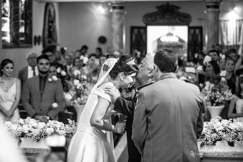 casamento odorai e dimitri com a entrada da noiva'