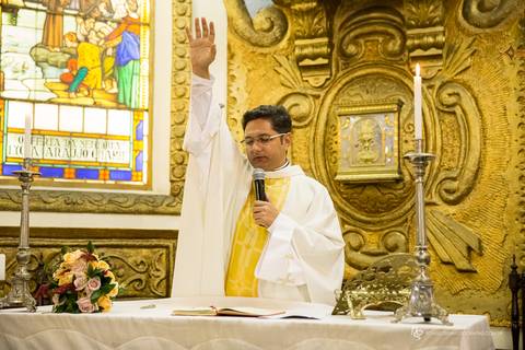 casamento odorai e dimitri com a entrada da noiva'