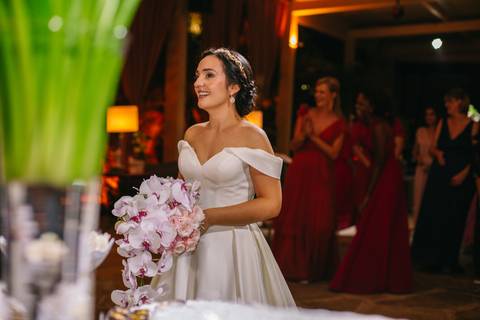 buque cascata com orquideas'